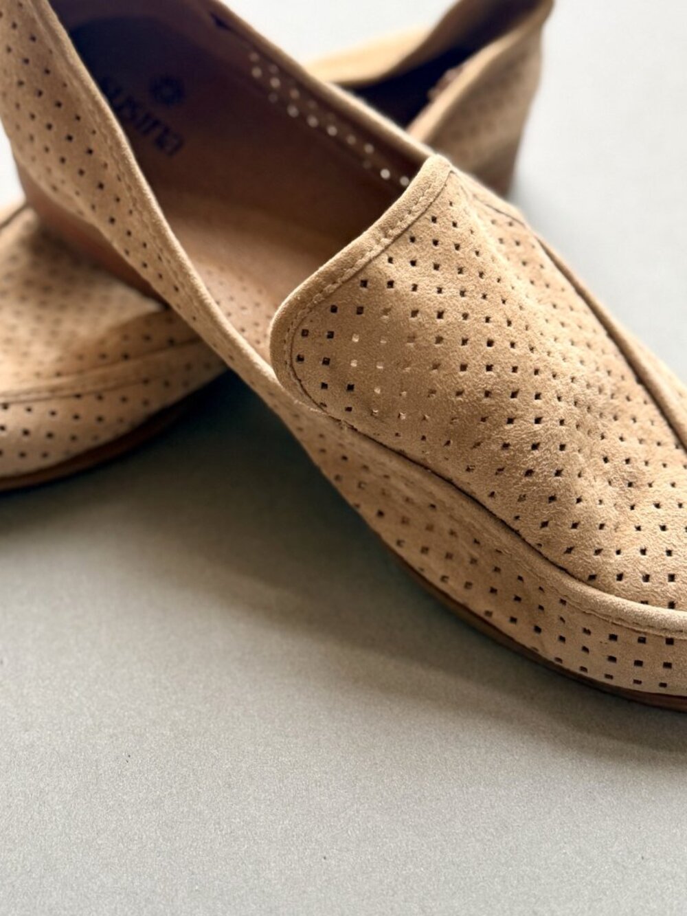 Susina Tan Perforated Suede Slip On Loafer Pull Tab Size 6